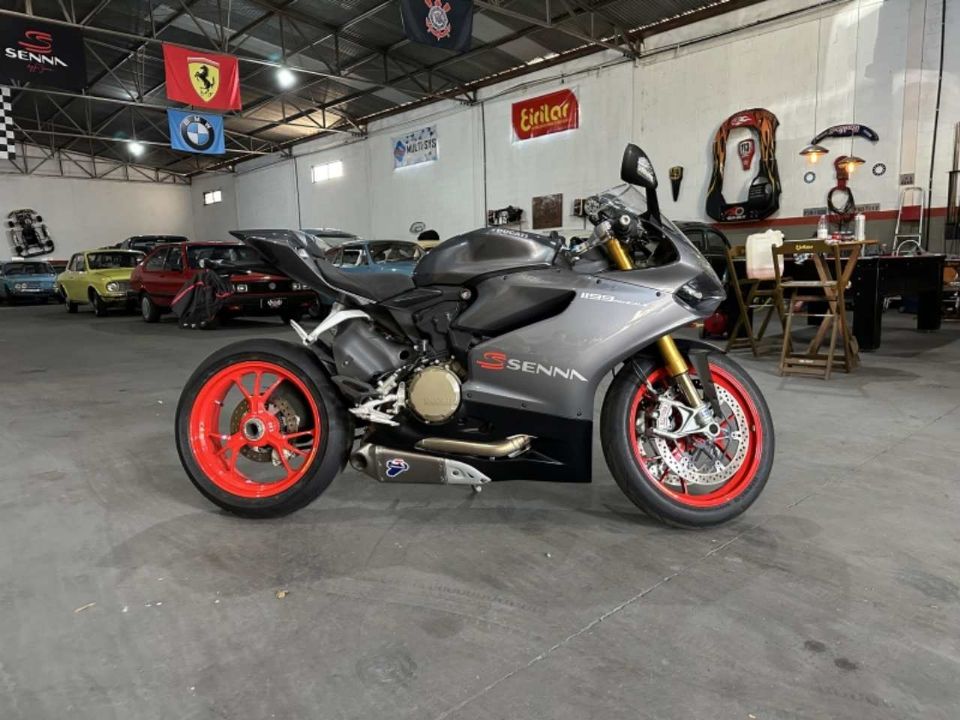 Moto Ducati rara feita em homenagem a Senna valoriza 250 em 10 anos MOTOO